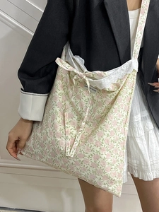 Floral canvas tote bag with white lace trim and pink flower pattern for women