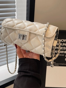 Sac à Épaule Cylindre Matelassé en Cuir PU Mode pour Femmes Minimaliste Moderne Fermoir Tournant Chaîne Sac Bandoulière Chic