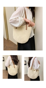 Detail der V-förmigen Stricktextur und des braunen Lederriemens der gewebten Strandtasche