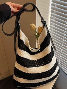 Grand sac cabas en tricot à rayures noir et blanc avec anses en cuir pour plage et quotidien