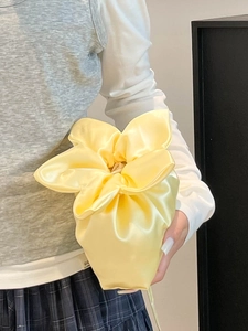 Petit sac bandoulière jaune en satin en forme de fleur, pochette téléphone élégante et chic
