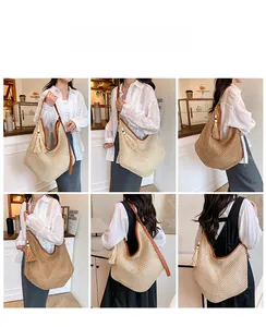 Détails du sac hobo en paille tressée beige avec pompon à franges et bandoulière en cuir