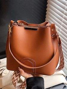 Women Retro PU Leather Bucket Bag Geometric Woven Strap Large Capacity Shoulder Crossbody Handbag Minimalist Daily Purse