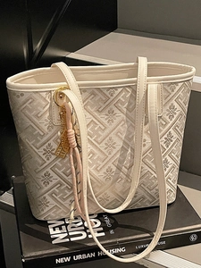 Women's Fashion Large Capacity Tote Bag Geometric Maze Pattern Commuter Shoulder Bag With Pendant Decor 2025 Summer New Daily Handbag