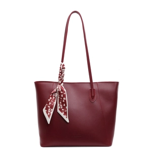 Minimalistische weinrote Tote Bag aus Kunstleder mit gemustertem Seidenschal