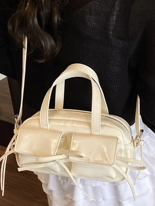 Sac bowling chic en cuir PU blanc crème avec nœuds et doubles bandoulières