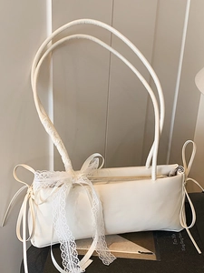 Sac à épaule chic en cuir crème avec nœud en dentelle et longues bandoulières