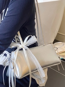 Sac à épaule argenté Y2K avec nœud en dentelle et deux fines bandoulières élégantes