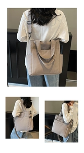 Dettaglio della borsa tote in tela leggera color terra con tracolla regolabile