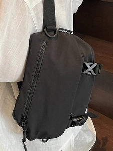 Modische schwarze Nylon-Umhängetasche für Damen mit Sportgurt und Reißverschluss