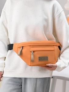 Sac de poitrine en nylon orange à la mode avec sangle réglable et grande capacité de rangement