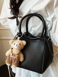 Sac seau élégant en cuir grainé noir avec charmant petit ours pour femmes à la mode