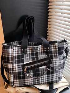 Checkered Canvas Tote Bag For Women Gothic Punk Shoulder Bag With Rivets And Metal Chain Large Capacity Casual Daily Handbag