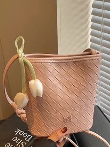Fashion Woven PU Leather Bucket Bag For Women With Tulip Charm Small Crossbody Shoulder Bag For Daily Commute Versatile Handbag
