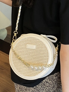 Sac bandoulière rond en paille tressée pour femme avec chaîne de perles et métal