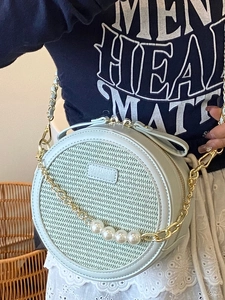 Sac bandoulière rond vert menthe tendance avec chaîne à perles pour femme été 2025