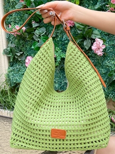 Large Capacity Straw Woven Tote Bag For Women Hand-Woven Hollow Out Mesh Shoulder Bag With Adjustable Leather Strap