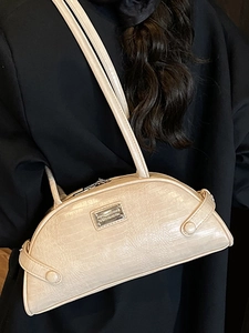 Chic beige crocodile pattern baguette bag with stylish retro semi-circular structure
