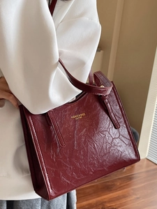 Vintage burgundy large capacity tote bag with oil-wax texture and double handles