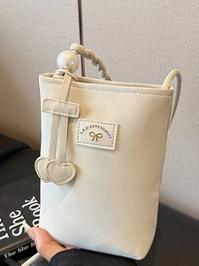 Sac Bandoulière pour Téléphone Portable pour Femmes en Cuir PU Mini Sac Carré Avec Pendentif Cœur en Künstliche Perle Détail Nœud Style Coréen Décontracté pour le Quotidien