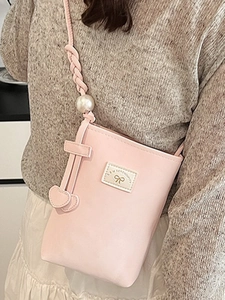 Petit sac bandoulière rose pour téléphone avec perle et breloques cœur pour femme