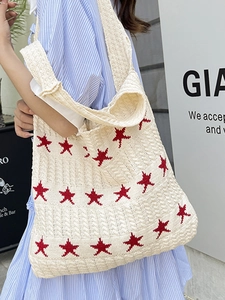 Borsa tote in maglia color crema con stelle rosse per la spiaggia e vacanze casual