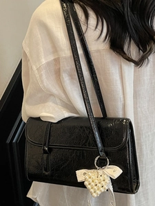 Elegant black glossy shoulder bag with lace bow and pearl heart charm in French style