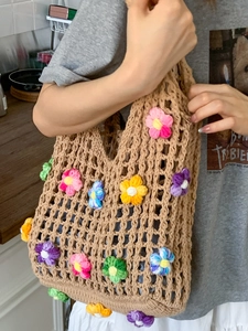 Sac fourre-tout chic en crochet ajouré avec fleurs 3D colorées pour les vacances d'été