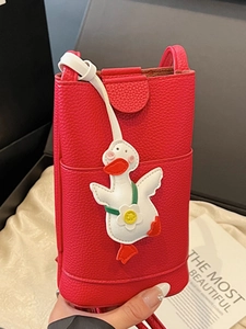 Mini sac bandoulière rouge en cuir grainé pour téléphone avec charm canard mignon