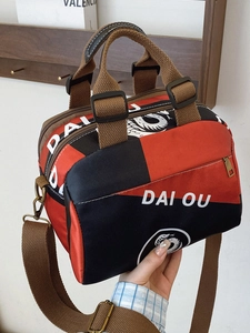 Sac bowling imperméable en nylon avec motif géométrique rouge et noir et bandoulière