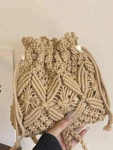 Women Hand-Woven Straw Bucket Bag Summer Fashion Macrame Crossbody Bag Casual Hollow Beach Shoulder Bag Bohemian Style Purse