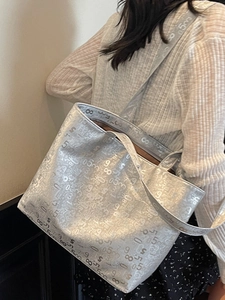 Minimalist silver large-capacity tote bag with numeric pattern print for women