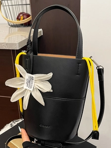 Fashion Women Minimalist PU Leather Bucket Bag With Large Flower Charm Contrast Drawstring Crossbody Shoulder Bag Summer