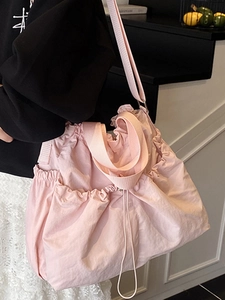 Pink large-capacity nylon drawstring tote bag for women with casual pleated design
