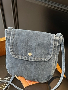 Women Retro Denim Shoulder Bag Vintage Washed Crossbody Bag With Contrast Stitching Magnetic Buckle Casual Minimalist Mini Square Bag