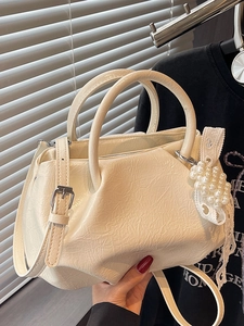 Women's Pleated PU Leather Handbag With Artificial Pearl Lace Pendant Fashion Cloud Shoulder Crossbody Bag Solid Color Urban Style