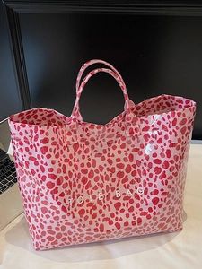 Sac Tote pour Femmes Motif Léopard en PVC Minimaliste Urbain Décontracté Sac à Épaule Grande Capacité Avec Détail de Lettres