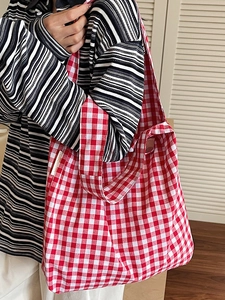 Japanese retro red plaid canvas tote bag with a minimalist lazy style for daily commuting