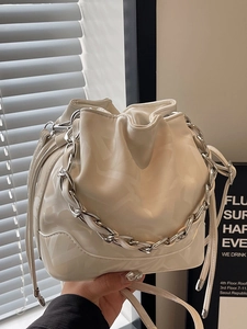 Sac Seau Tendance en Cuir PU Monogramme Géométrique Sac à Épaule Avec Chaîne Argentée Cordon Sac Bandoulière Femme