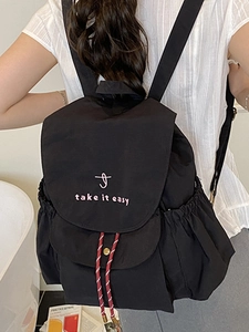 Zaino da donna in nylon nero con ricamo rosa e coulisse, borsa da scuola in stile coreano