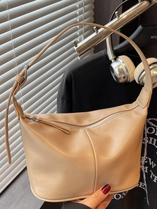 Sac bandoulière minimaliste chic en similicuir abricot pour femme avec bandoulière réglable