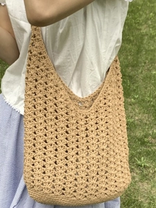 Grand sac hobo en coton tissé kaki avec motif crocheté pour les vacances à la plage