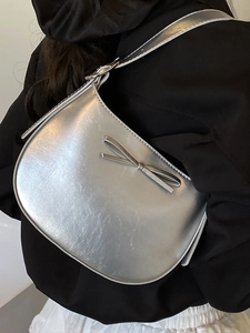 Sac sous le bras argenté avec nœud élégant en cuir PU et design incurvé pour femmes