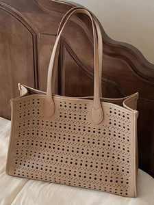 Sac fourre-tout minimaliste en cuir kaki avec motifs ajourés découpés au laser pour femmes