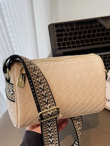 Women Woven Pillow Shoulder Bag Large Capacity Fashion PU Leather Crossbody Bag With Patterned Wide Strap Summer Casual Handbag