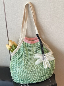 Damen Sommer Große Kapazität Häkeln Hohl Netz Tragetasche Französischer Stil Strick Schultertasche Mit Blumenanhänger Strand Urlaub