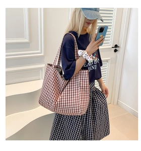 Grand sac cabas en toile à carreaux rouges et blancs avec bandoulière pour le shopping