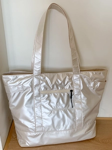 Korean Style Women Large Capacity Gym Bag Metallic Waterproof Tote Bag Fashion Sports Shoulder Bag Casual Travel Handbag