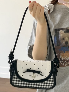 Fashionable heart pattern crossbody bag with black bow and gingham detail for women