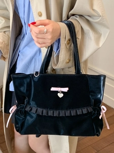 Japanese style black pleated tote bag with pink bows and elegant heart pendant